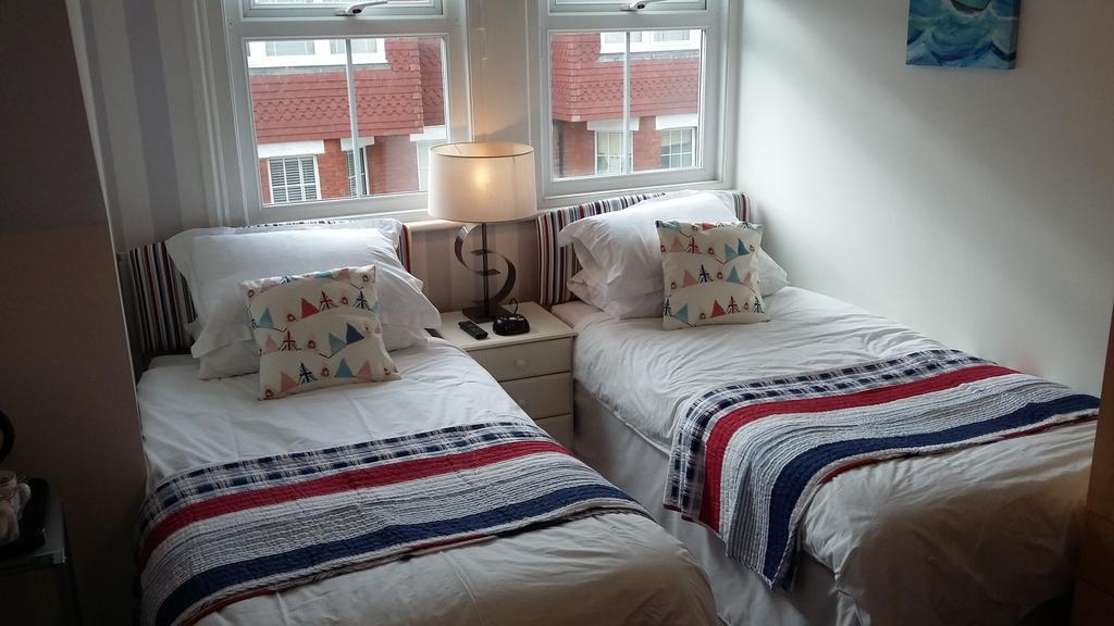 Cambridge House Guest House AEGON International Pokoj fotografie